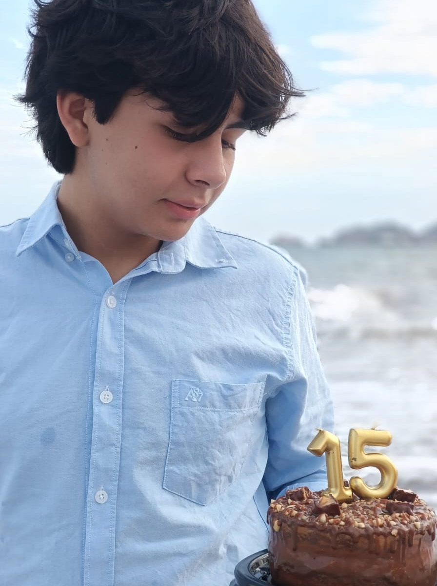 Iker XV Años Photo 1